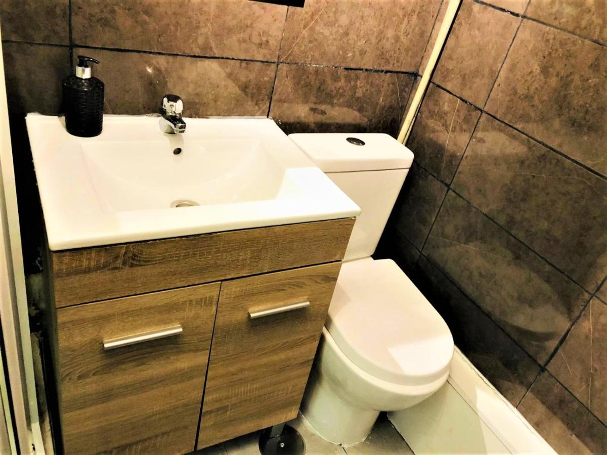 Deluxe Room Center Мадрид Екстериор снимка