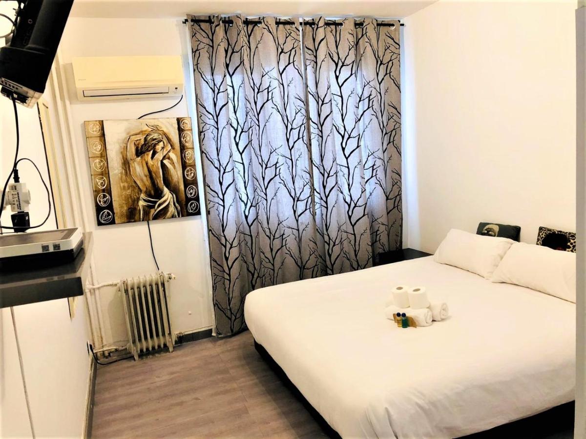 Deluxe Room Center Мадрид Екстериор снимка