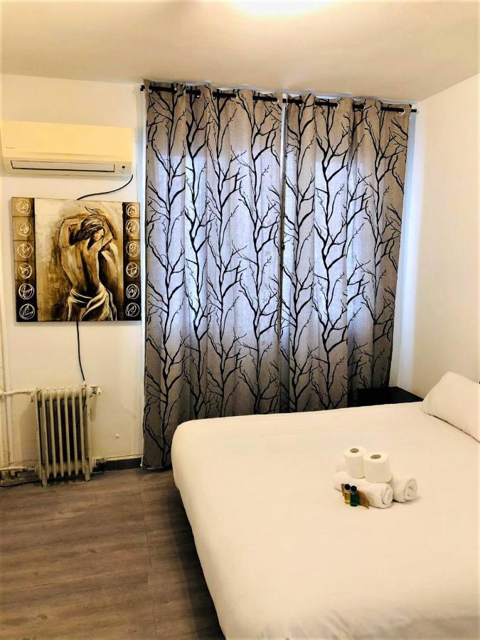 Deluxe Room Center Мадрид Екстериор снимка
